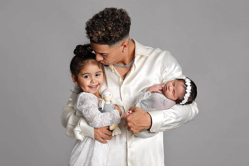 Daddy & His Baby Girls, Ace Family HD wallpaper