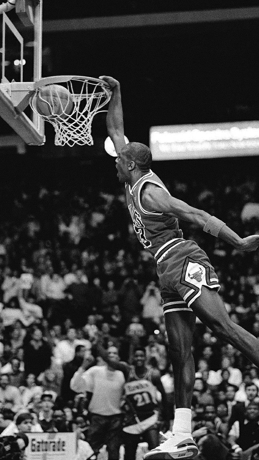 Michael Jordan Dunk Schwarz und Weiß - - , Michael Jordan Dunking HD-Handy-Hintergrundbild