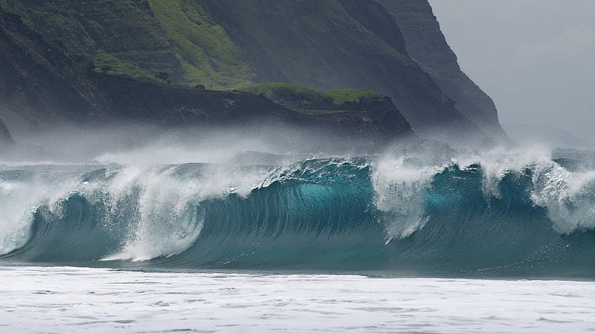 Amazing Breaking Waves of Sea HD wallpaper
