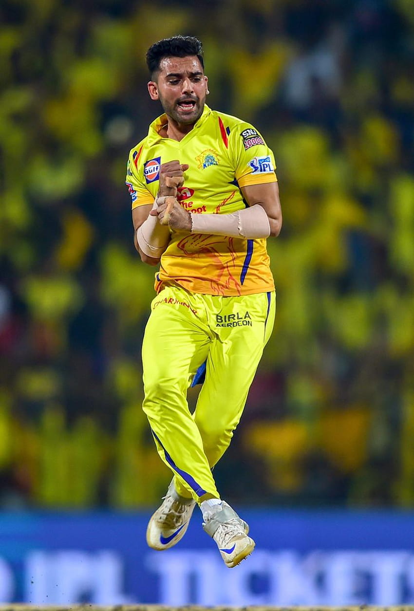 Playing for CSK taught me to counter dew, sweat: Chahar, Deepak Chahar HD phone wallpaper