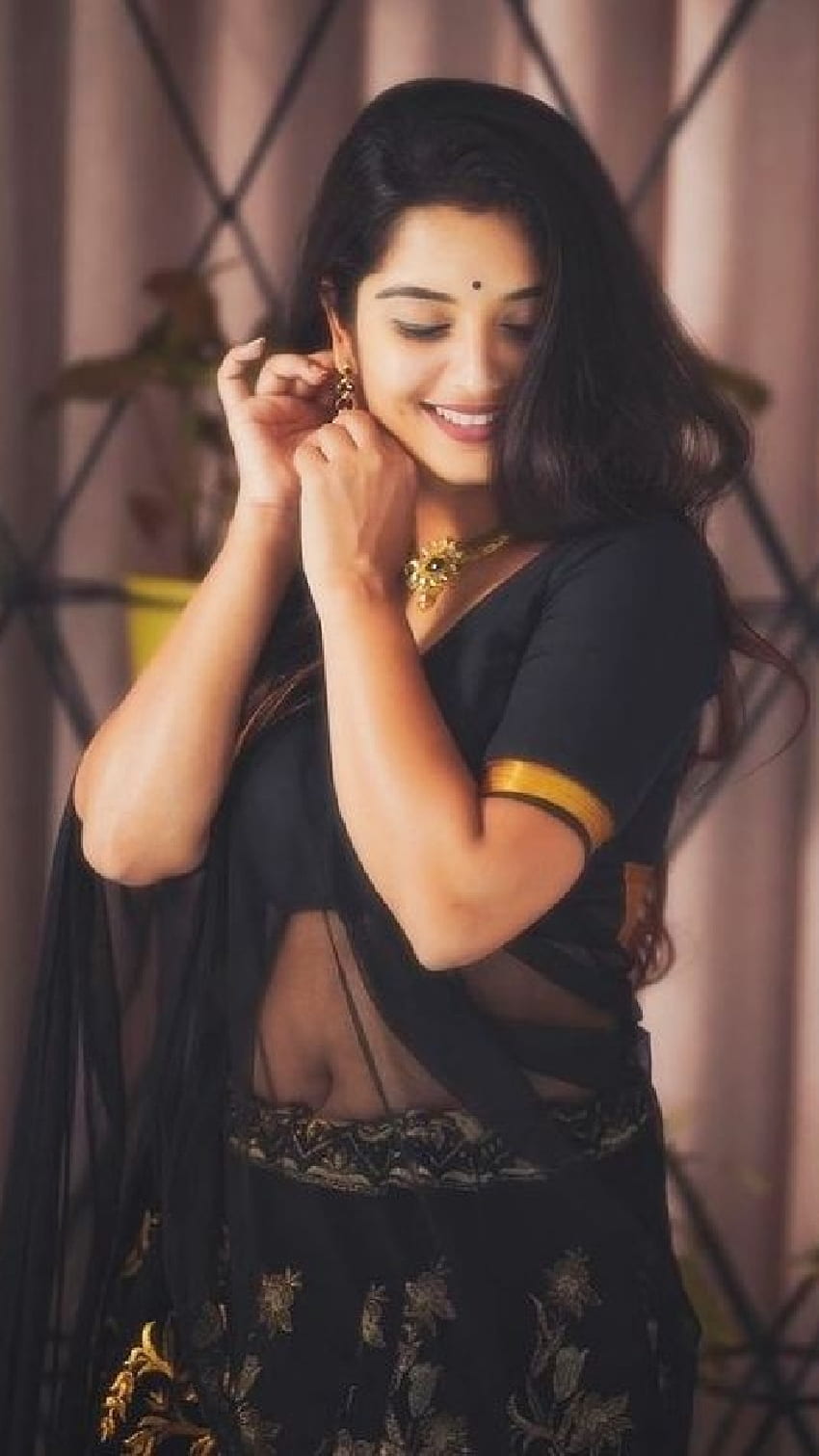 Beauty 355, Priyanka Jain, actress, saree HD phone wallpaper
