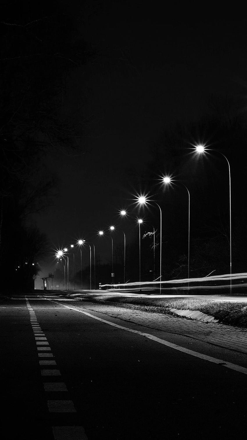 Strada buia, strada in bianco e nero Sfondo del telefono HD
