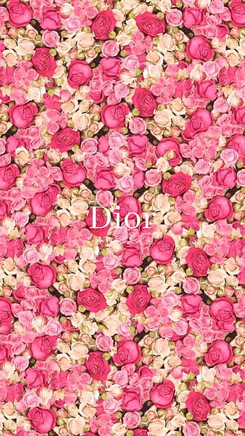 Cùng khám phá thế giới màu hồng tuyệt đẹp của Dior. Từ trang phục cho đến phụ kiện, tất cả đều được tạo ra với sự tinh tế và đầy cá tính. Đừng bỏ lỡ bức hình Dior màu hồng tuyệt đẹp này để thấy được vẻ đẹp độc đáo của thương hiệu này!