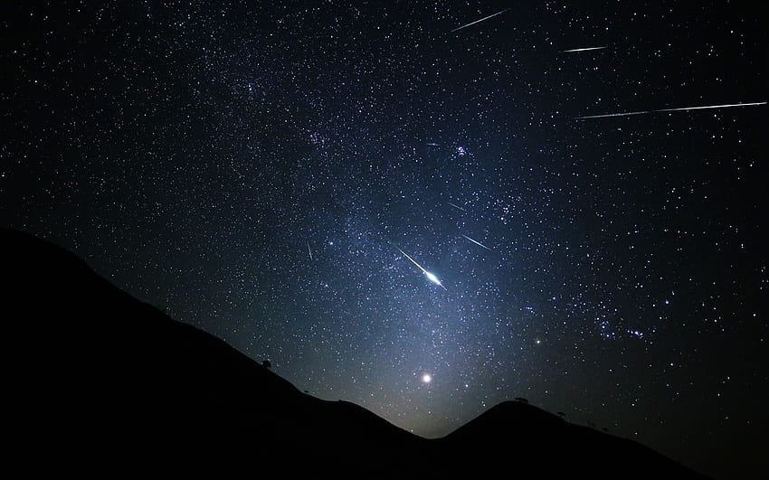 Perseid meteor shower & zodiacal light - Astronomy Magazine HD wallpaper