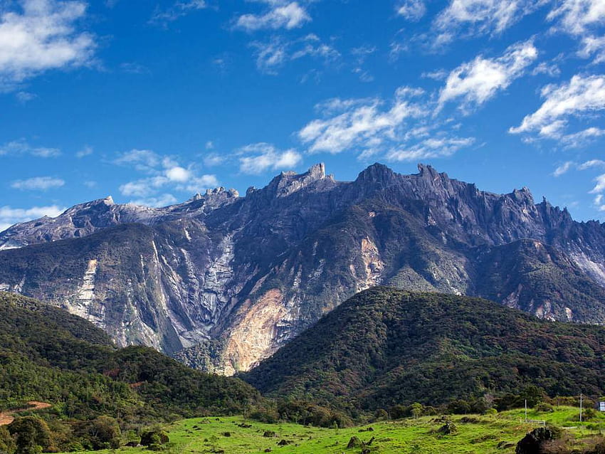 Musim Terbaik Mendaki Gunung Kinabalu Wallpaper HD