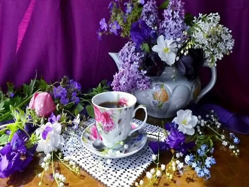 春のティータイム、ライラック、花、お茶、カップ 高画質の壁紙