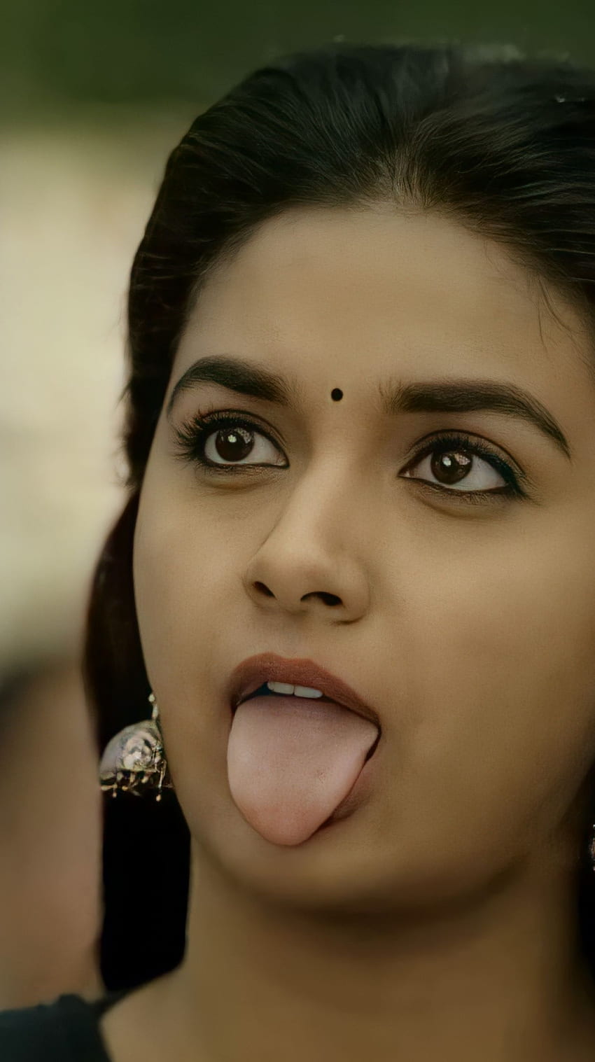 Indhuja Latest Hot hoot Stills / HQ, tamil actress close up face HD phone  wallpaper | Pxfuel