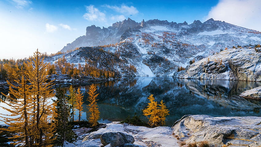 Leprachaun Lake, Washington, USA, Landschaft, Wolken, Bäume, Herbst, Himmel, Berge HD-Hintergrundbild