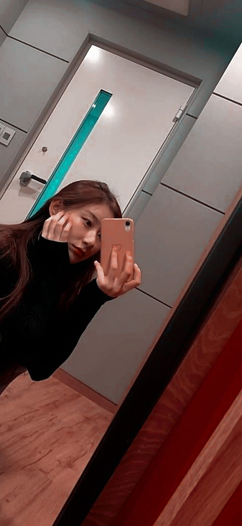 Chaeryeong lockscreen. Itzy, Mirror selfie HD phone wallpaper