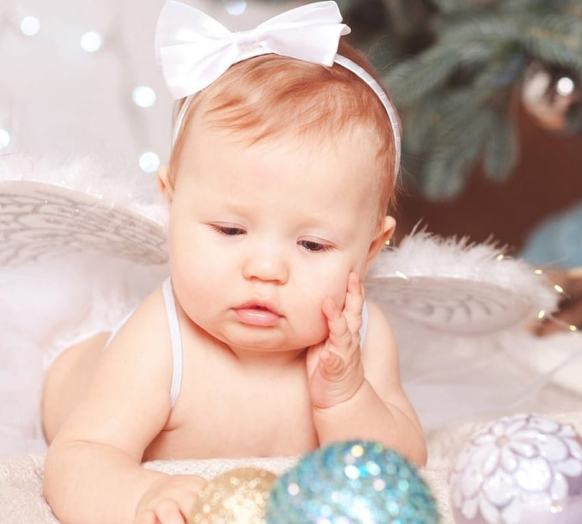 Christmas Angel, Balls, Infant, Christmas, Christmas balls, Christmas Baby, cute, Holidays, Angel HD wallpaper