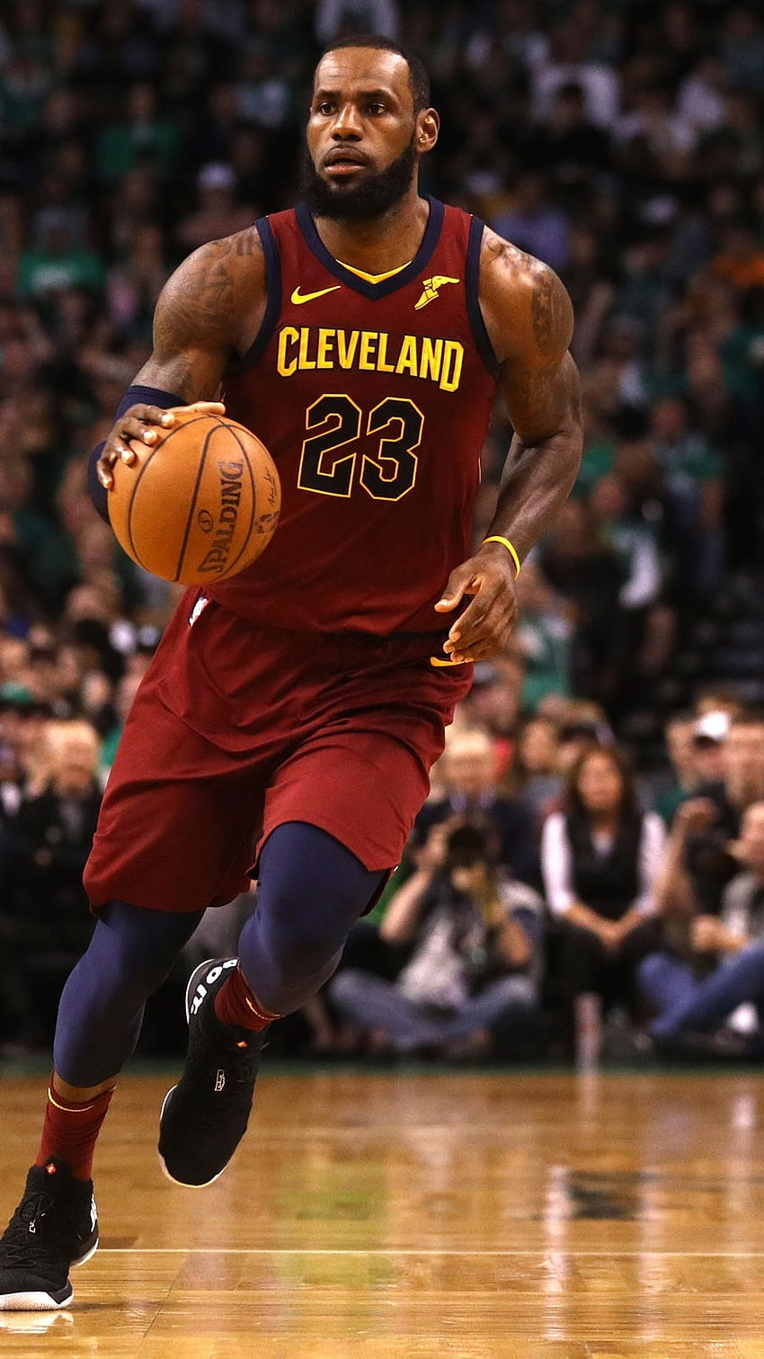 Lebron James, joueur de basket de Cleveland Fond d'écran de téléphone HD