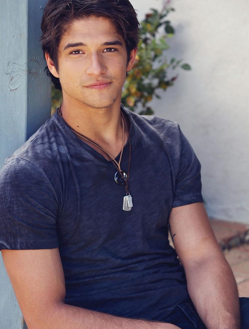 Tyler Posey Pack, by Laura Colliton, Sun 26 Apr 2015 HD phone wallpaper