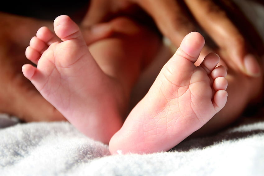 baby foot and hand, Baby Feet HD wallpaper