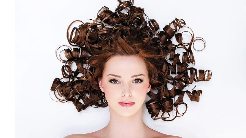 Estilos de cabello para mujeres Peinados llamados Nuevo peinado. fondo de pantalla