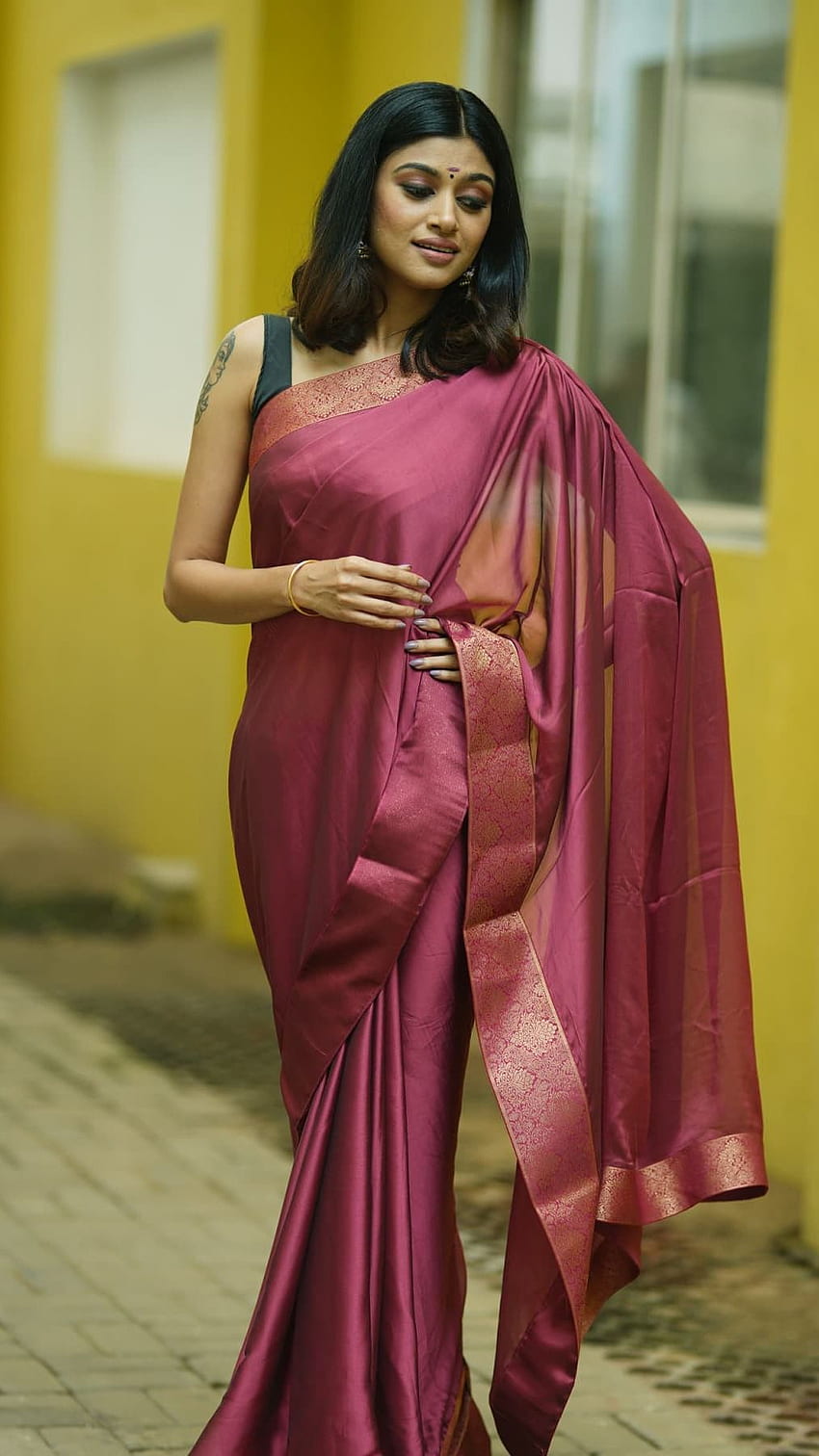 Oviya, actriz tamil, amante del sari fondo de pantalla del teléfono