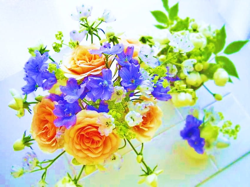 Ada keindahan di setiap hari, biru, emas, iris, karangan bunga, daun, mawar, musim semi Wallpaper HD