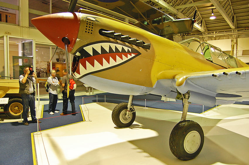 Nella bocca degli squali, vettore, militare, aereo, bombe, 1942, aereo, squalo Sfondo HD