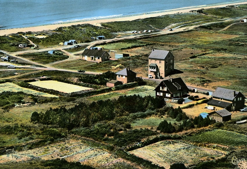 Armanville Plage in 1950, colored, awesome, , beaches, colors, peaceful, wonderful, nice, beach, sunbeam, normandy, waves, dreamy, ocean, old postcard, gorgeous, other, hot, france, blue, holidays, colorful, sand, graphy, beauty, amazing, sun, wave, stunning, sea, color, normandie, 1950, beautiful, armanville, pink, cool HD wallpaper