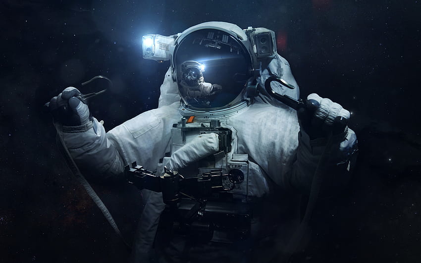 Vector Astronaut Helmet Outline Icon – MasterBundles