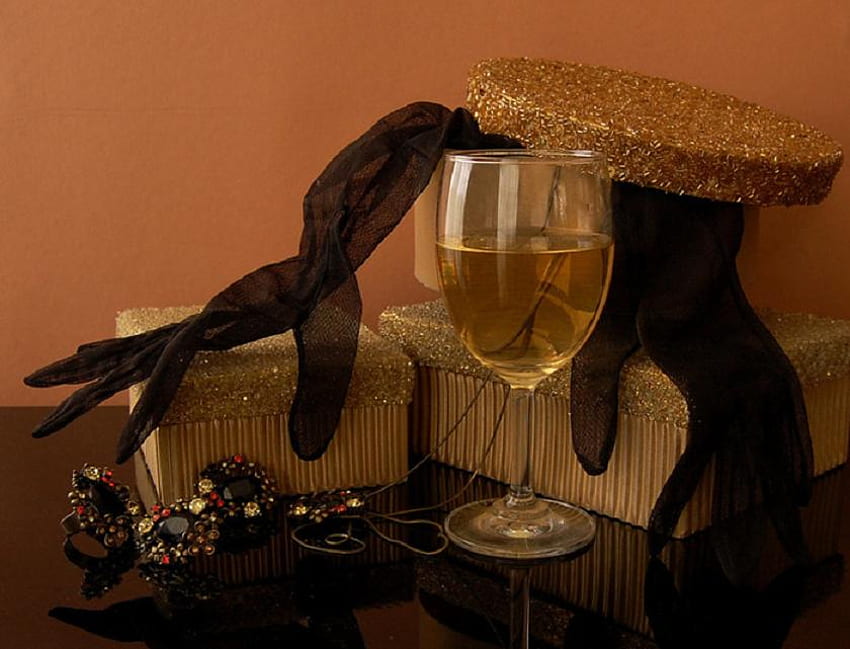 Glamour night, wineglass, boxes, gloves, gold, sparkles, jewelry, earrings, glass, wine HD wallpaper