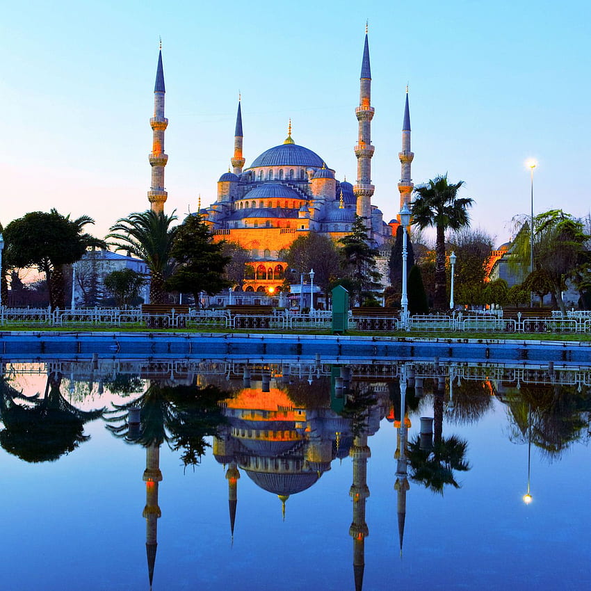 Hermosa Mezquita del Sultán Ahmed también conocida como Mezquita Azul de Estambul fondo de pantalla del teléfono