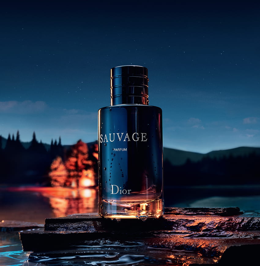 Sauvage Parfum Christian Dior: The House That He Built Reseñas de Fragrancias, Perfume Hombre fondo de pantalla del teléfono