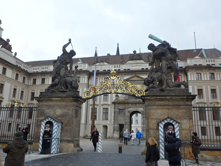 Prag Kalesi – Prag'ın en ikonik mimarisi HD duvar kağıdı