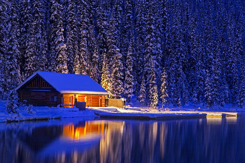 Small log cabin in winter, night, wooden, winter, canoe, beautiful, mountain, lake, cabin, reflection, lights, log, snow, trees, cottage, forest HD wallpaper