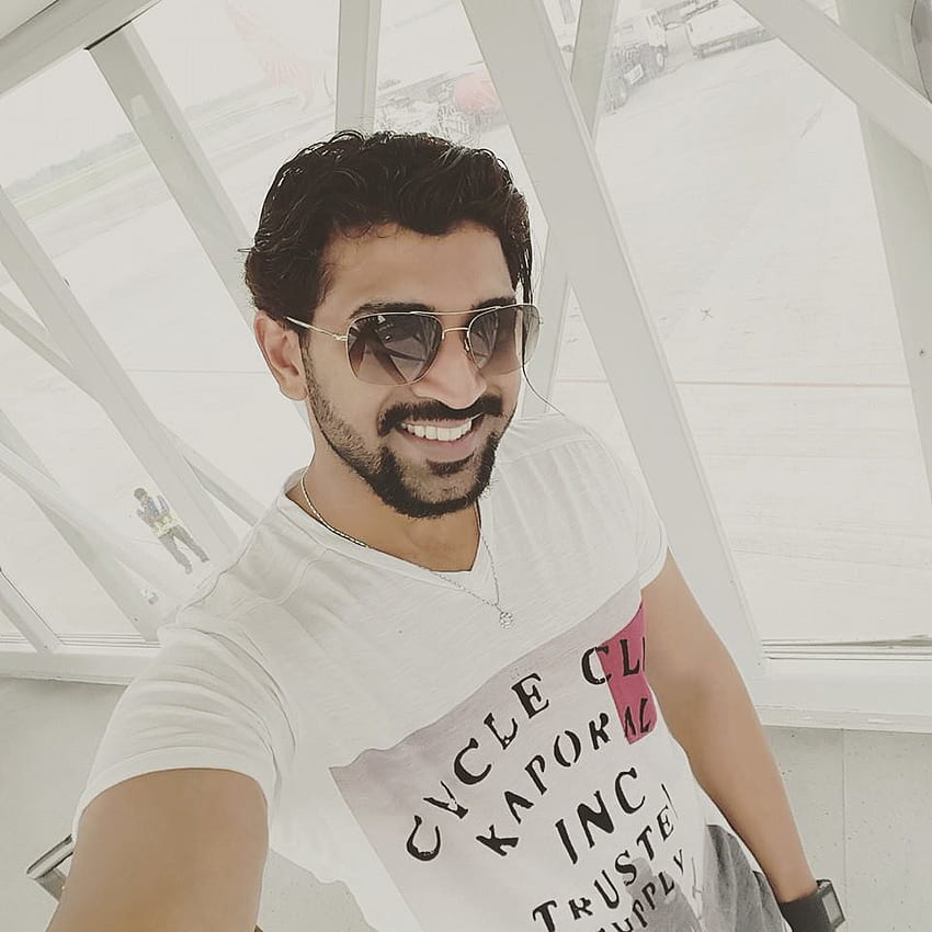 Handsome And Six Pack Hero Arun Vijay's Selfie Stills HD phone wallpaper