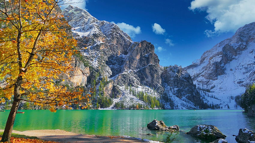 Lac Braies, Dolomites, Italie, Alpes, montagnes, eau, Tyrol du sud, arbres, rochers Fond d'écran HD