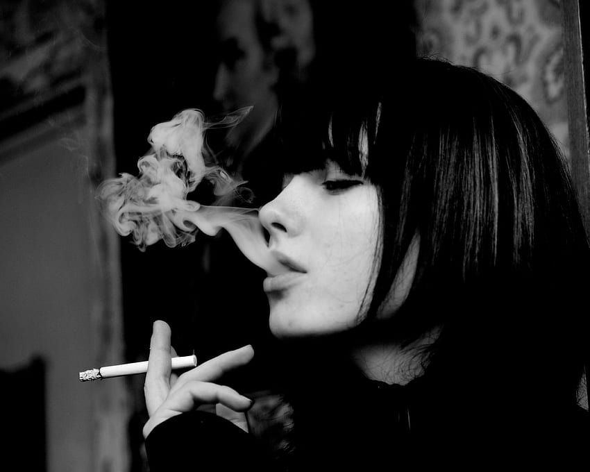 ผมสีน้ำตาล ผู้หญิง สูบบุหรี่ ขาวดำ ควัน ซิการ์ บุหรี่ - Aesthetic Cigarette วอลล์เปเปอร์ HD