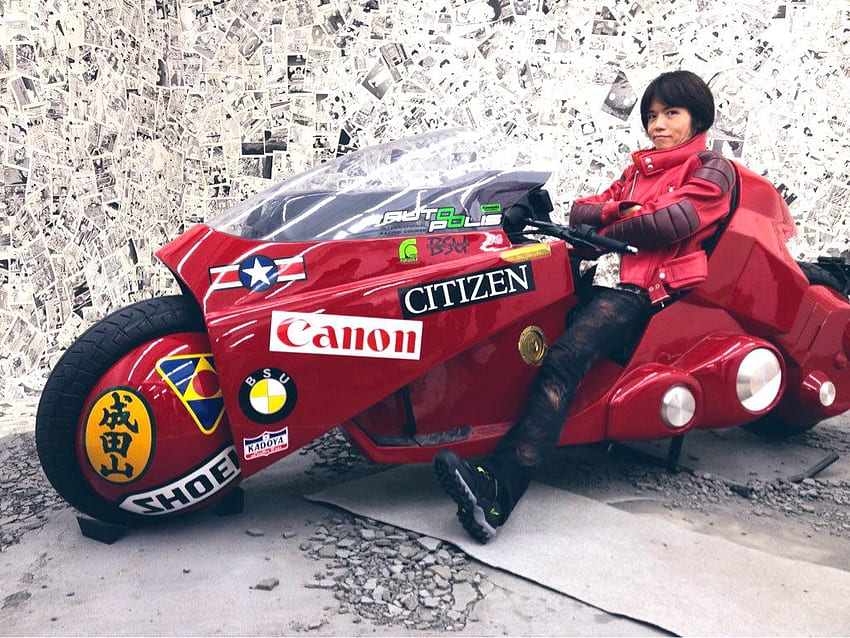 Andrew Memberitahu Sakurai San Berpose Di Sepeda Motor Kaneda Dari Akira Dan Miyamoto San Mengendarai Sepeda Bertahun-tahun Lalu. Terkadang Mudah Lupa Bahwa Legenda Game Yang Kita Idola Ini Akira Bike Wallpaper HD