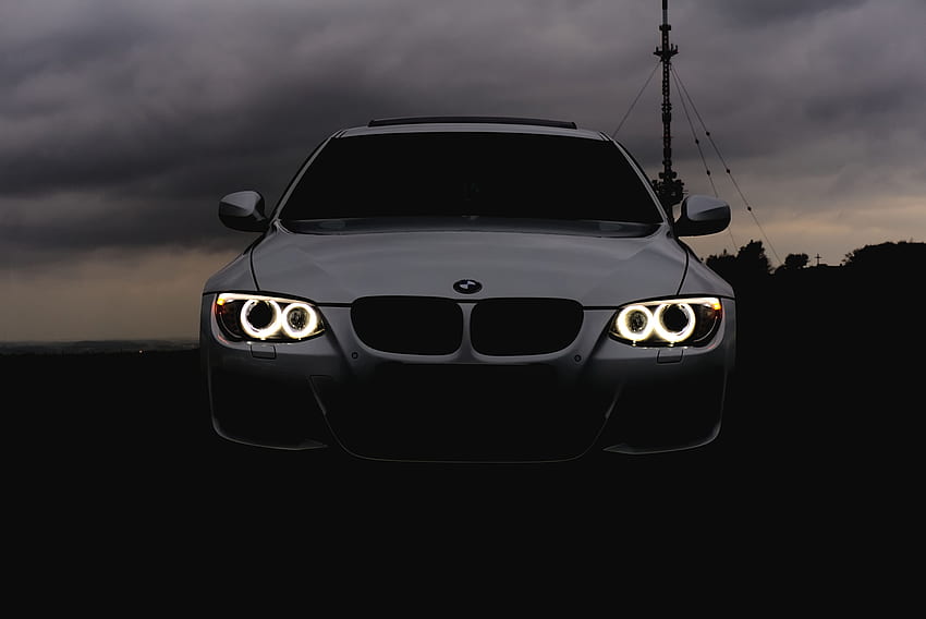 Auto, Bmw, Wolken, Autos, Lichter, Hauptsächlich bewölkt, bedeckt, Scheinwerfer HD-Hintergrundbild