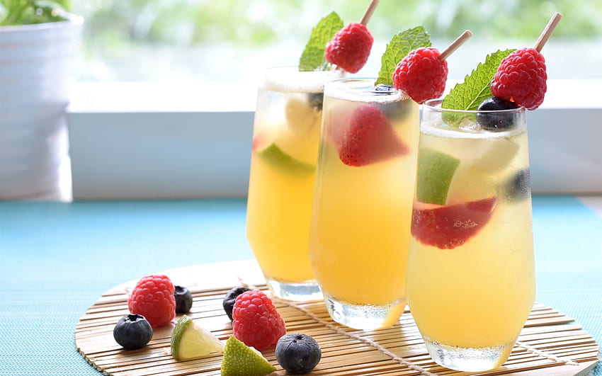 Cocktail, cold drinks, berries, glass cups HD wallpaper
