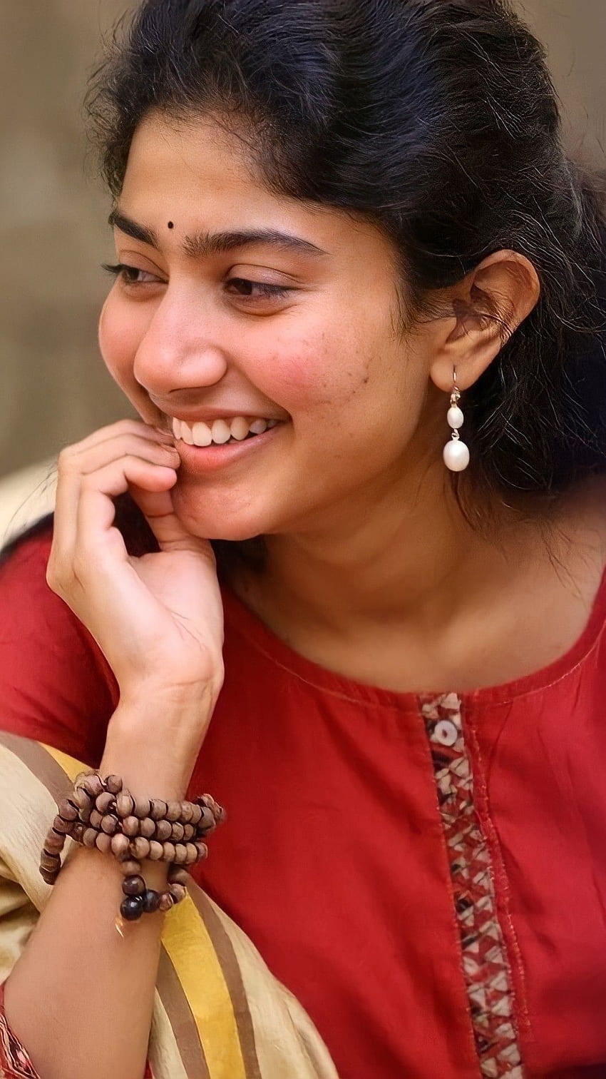 South Heroine, Sai Pallavi, Tollywood Schöne Schauspielerin HD-Handy-Hintergrundbild