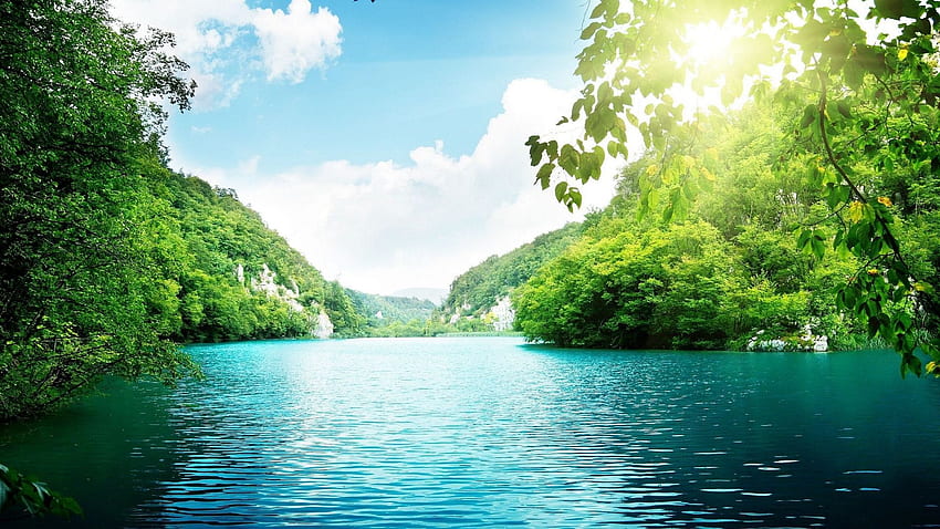 Keterangan: Di atas adalah Lagoon Green Water pada tahun 1186 - Orang-orang Menikmati Musim Panas Di Bawah Sinar Matahari, Pegunungan Wallpaper HD