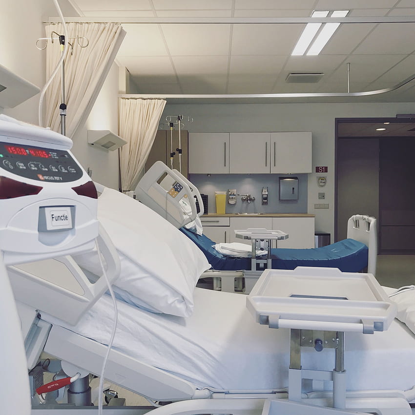 Krankenhausbett. Krankenhausbett, Krankenhaus, medizinische Ästhetik, Krankenzimmer HD-Handy-Hintergrundbild