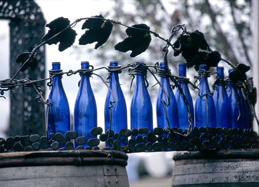 Botol Anggur Biru, biru, botol, grafik, cahaya Wallpaper HD