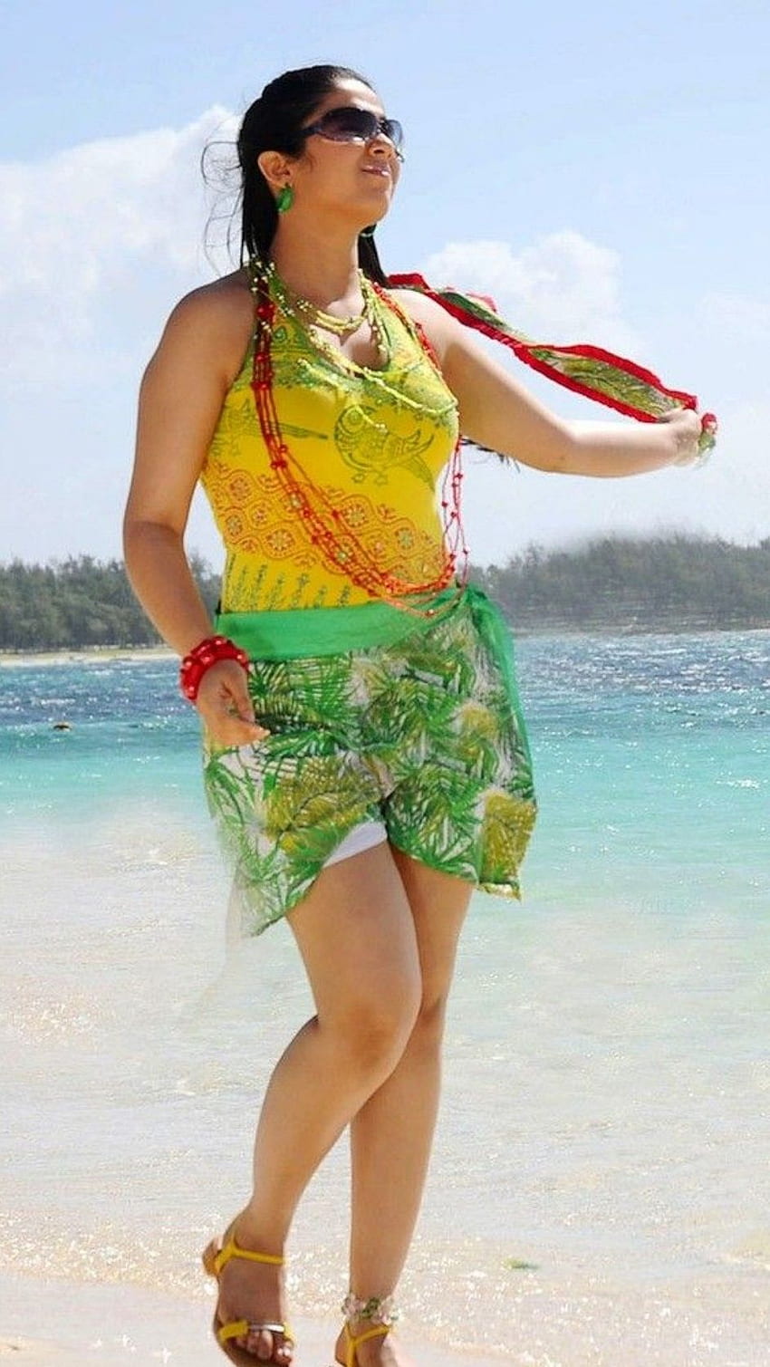 Charmi Kaur, attrice telugu Sfondo del telefono HD