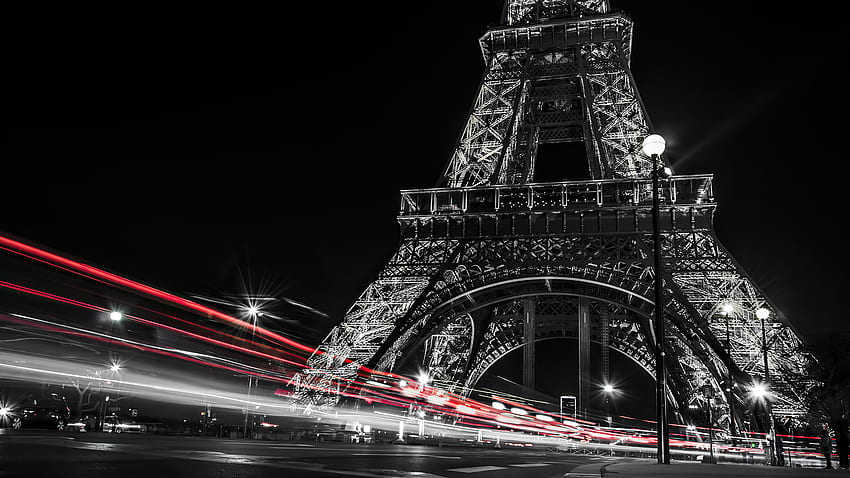 Черно и бяло на Айфеловата кула в Париж и червени светлини по пътя с тъмен фон на небето по време на нощно пътуване. . ID, лаптоп Paris Red Flowers HD тапет