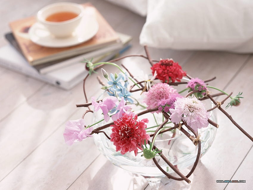 Flower Art, blue, bed, whites, reds, vase, cup, pillow, canations, wicker, books, pinks, glass, holder, flowers, saucer HD wallpaper