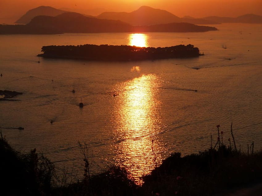 Sunset in Dubrovnik, sea, golden, boats, croatia, islands, dubrovnik, sunset HD wallpaper