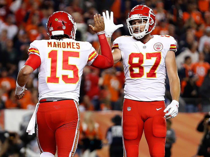 Mahomes: I Owe Travis Kelce Lunch After No Look Miss HD wallpaper