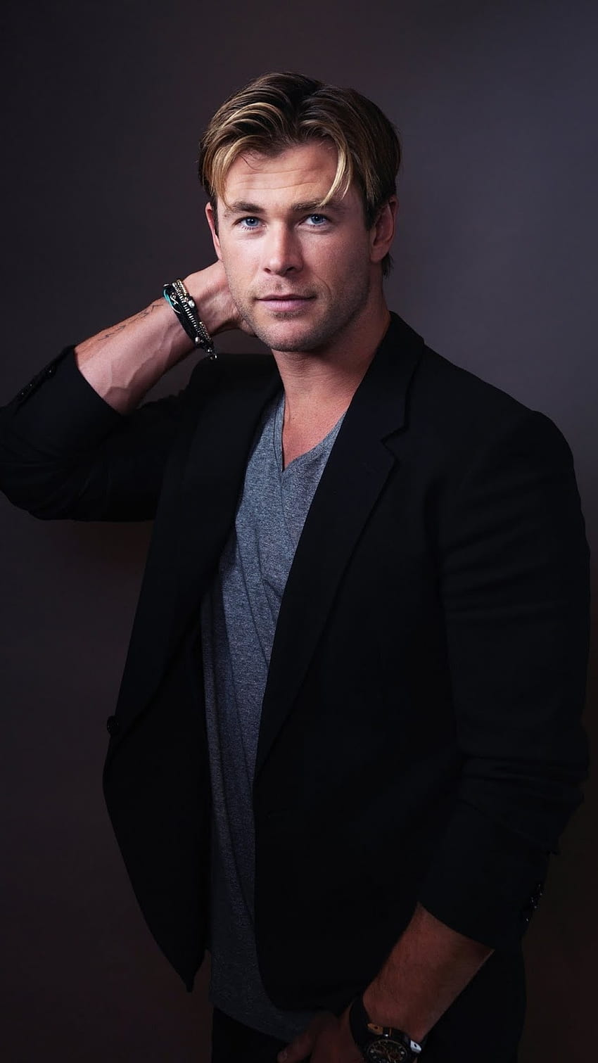 Chris Hemsworth, Chris Hemsworth Hollywood Hero HD phone wallpaper ...