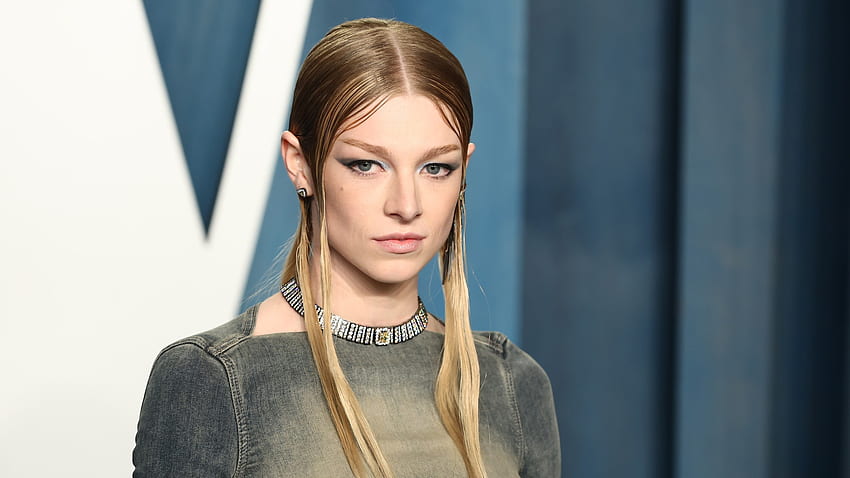 How Hunter Schafer Got Her “Stormy Eye” Makeup And Glossy Wet Hair For The 2022 Oscars After Party, Oscars 2022 HD wallpaper