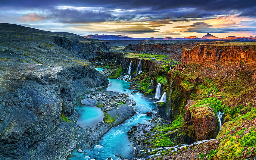 Islandia, cañón, río azul, montañas, clima nublado, cascadas, verano, naturaleza hermosa, R, Europa fondo de pantalla