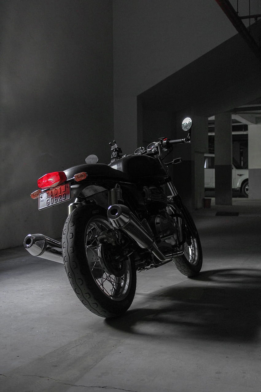 moto preta e vermelha estacionada em calçada cinza – Preto, Continental Gt 650 Papel de parede de celular HD