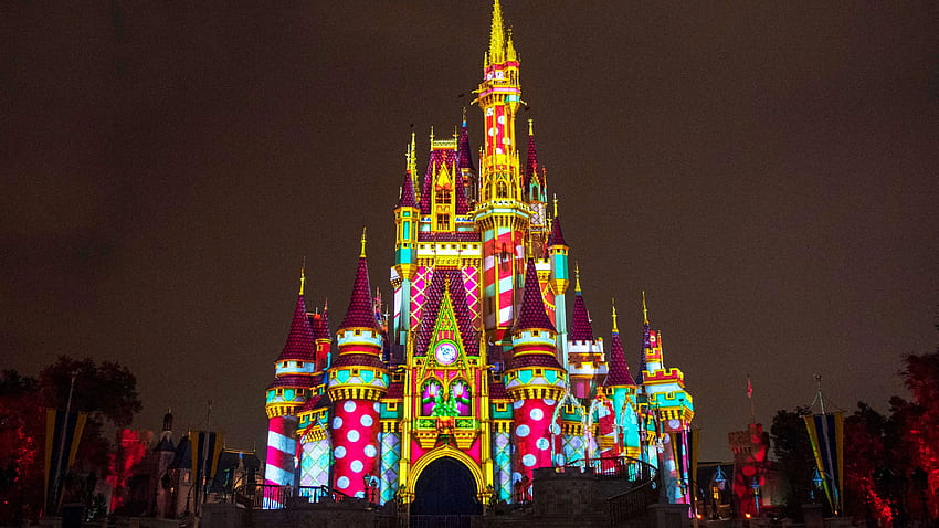 W tym roku sezon świąteczny w Disney World będzie wyglądał zupełnie inaczej. Condé Nast Traveller, Disney Castle Christmas Tapeta HD