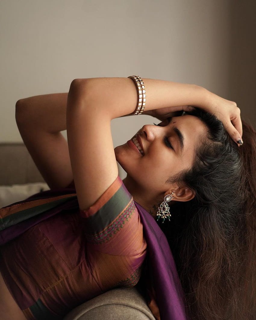 Priyanka Mohan, actriz, labio, belleza, sari fondo de pantalla del teléfono