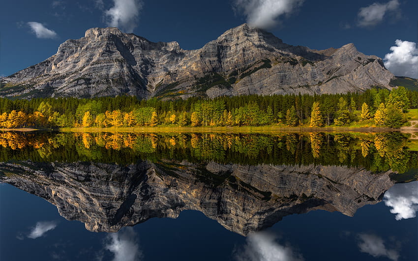 Wedge Pond, Mountain Lake, Autunno, Sera, Canadian Rockies, Paesaggio di montagna, Foresta, Alberta, Canada Sfondo HD